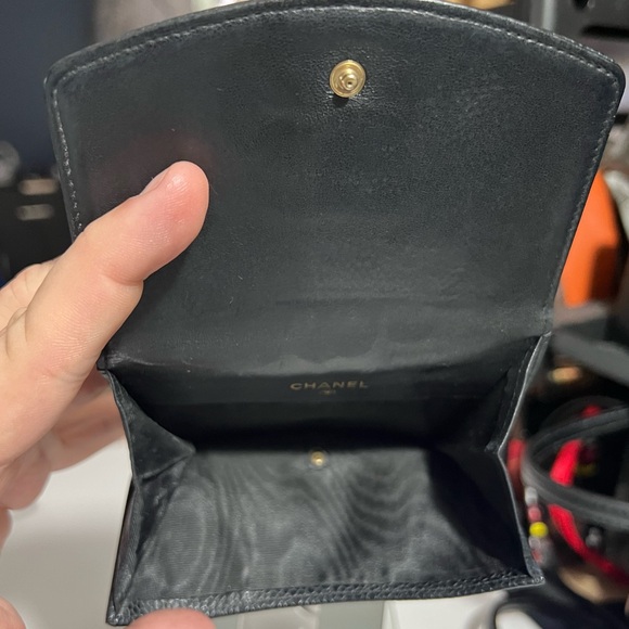 Chanel Caviar Leather Compact Wallet in Great Condition - Picture 7 of 8
